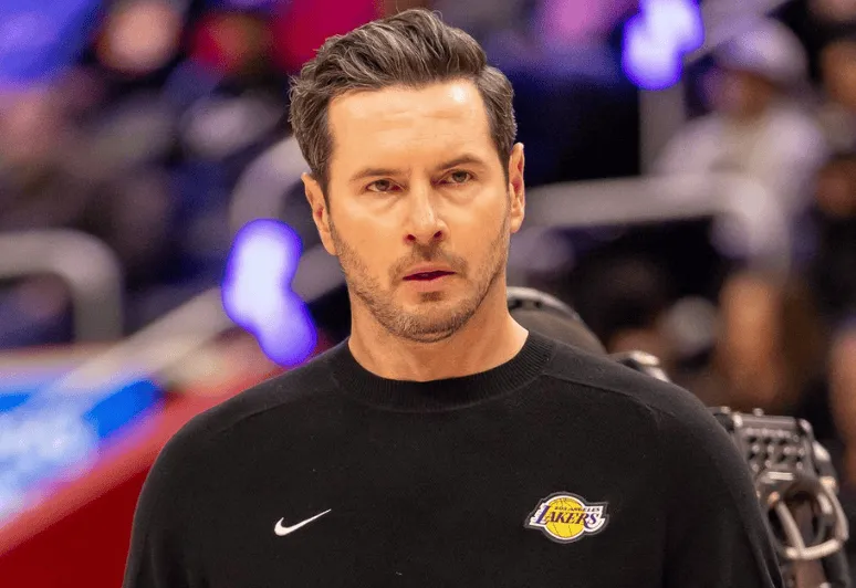 开云体育网页登录-湖人今日收割多项纪录：詹姆斯胜场第1，东契奇15000分等