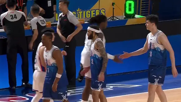 开云体育网页版-CBA常规赛：齐麟25分&amp;amp;林庭谦22分，新疆106-101战胜天津